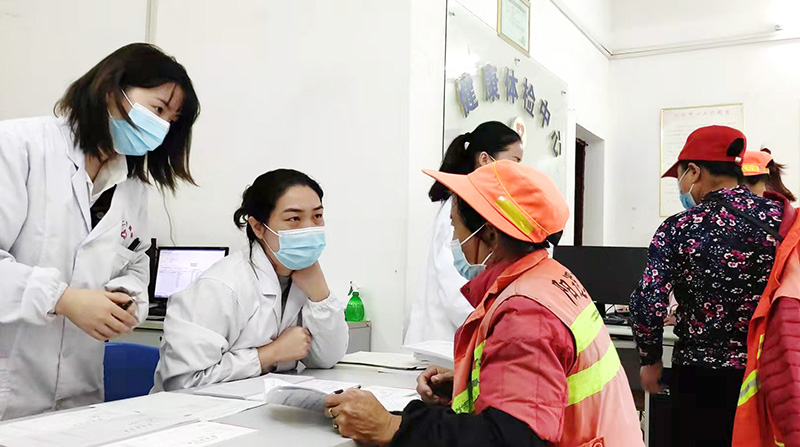 关爱环卫工人健康武汉仁生医院在行动